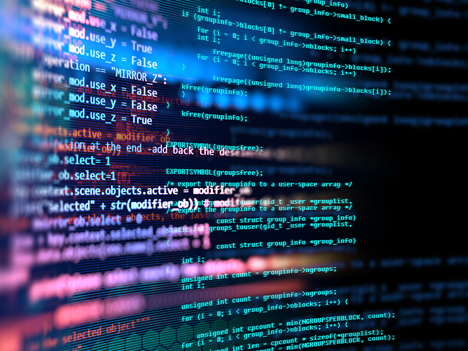 Programmiercode auf Monitor abgebildet